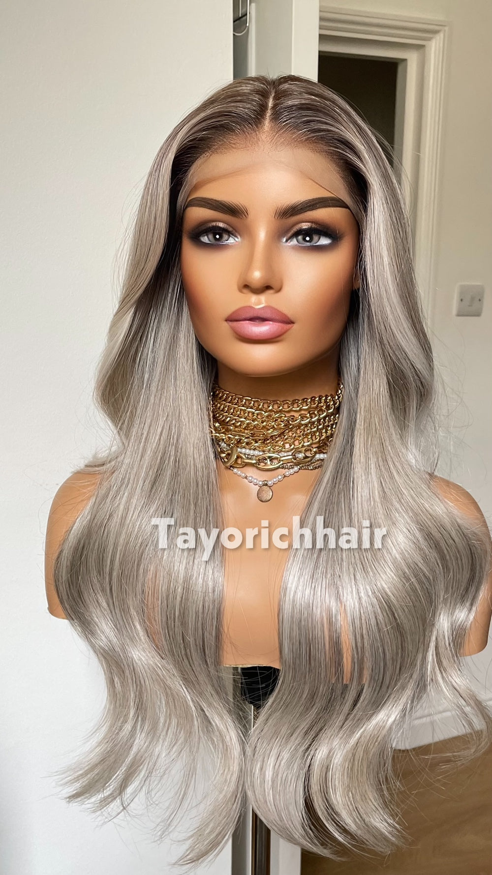 Silver Ash Blonde Wig with Platinum Highlights | 22” Wavy