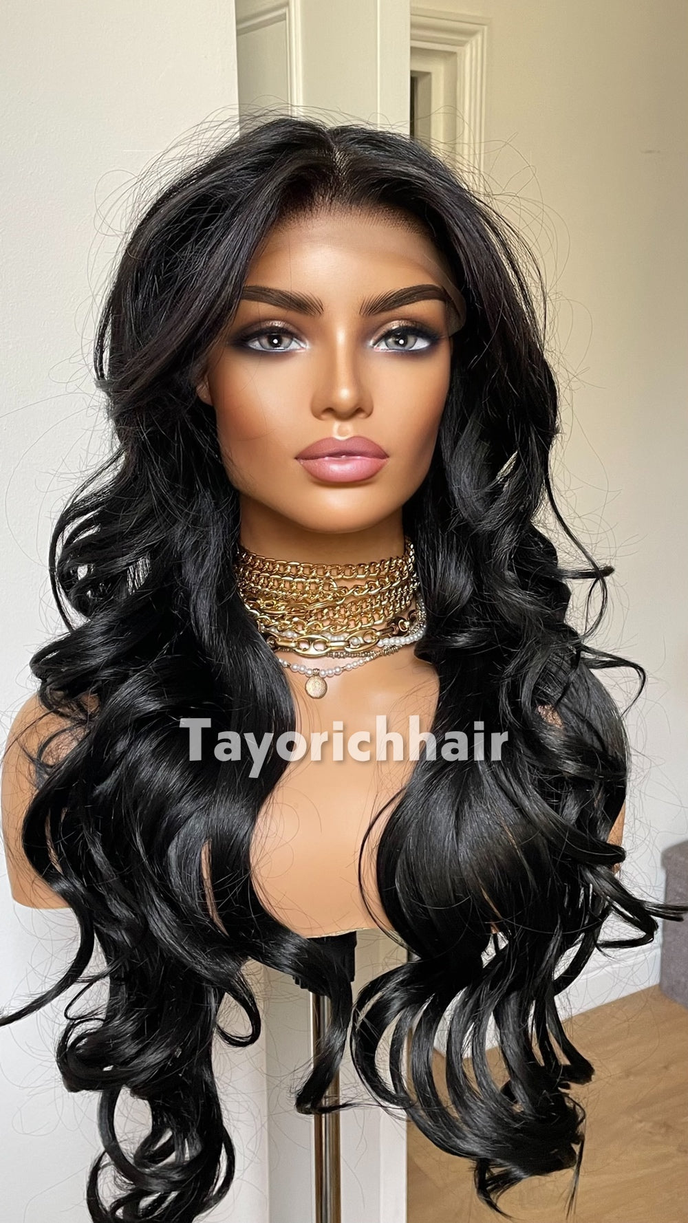 Black Wavy Wig Layered 24 Inch Hair