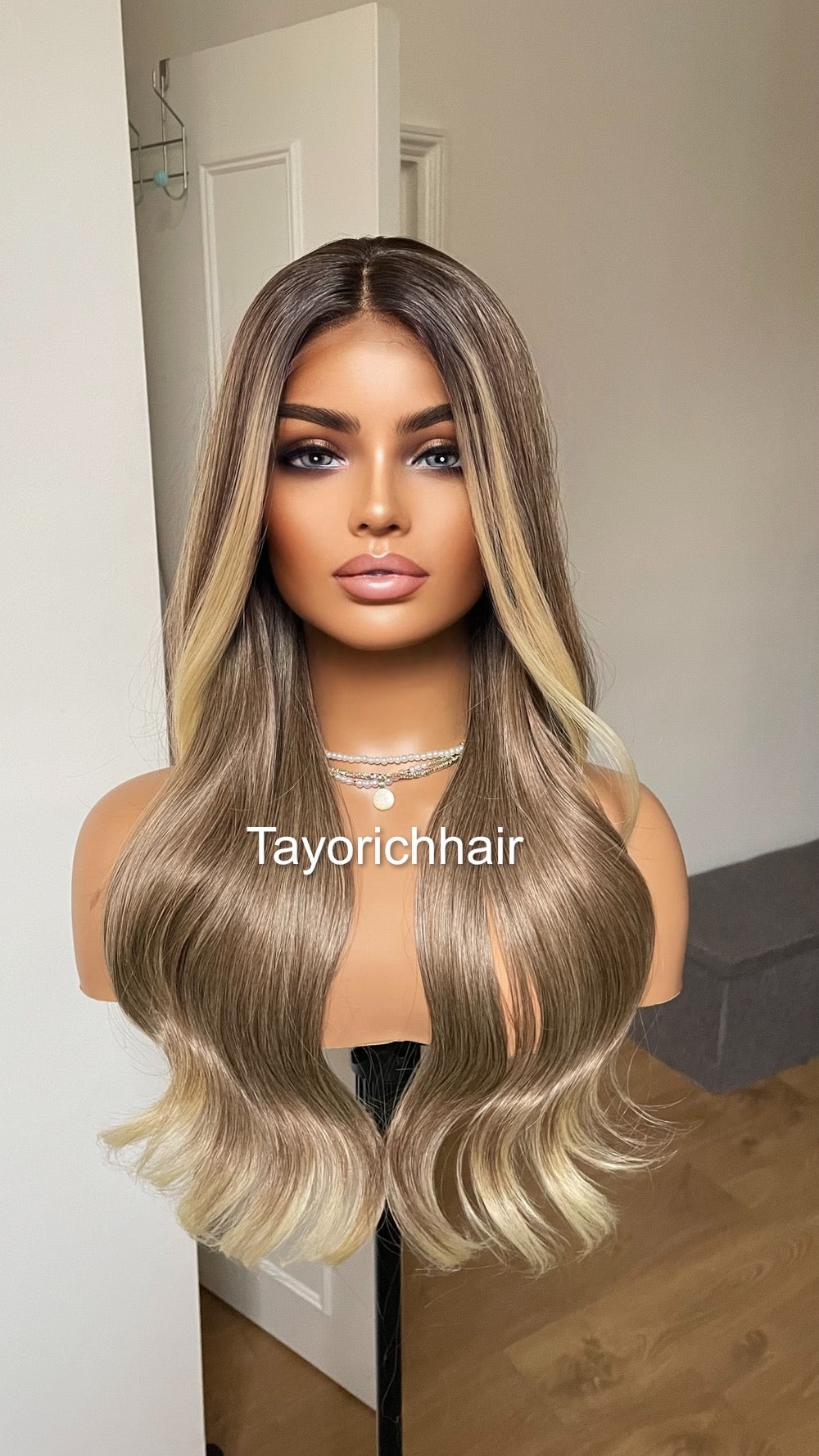 Dark Ash Blonde Lace Frontal Wig With Money Piece Highlights/ Synthetic Wig For Beginners/20 Inches hair/Ready To Ship Wigs By Tayorichhair