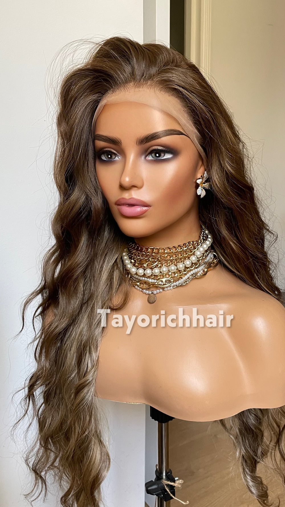 Ash Brown Highlighted Wavy Lace Front Synthetic Wig – 24 Inch Glueless 13x6 Transparent Lace