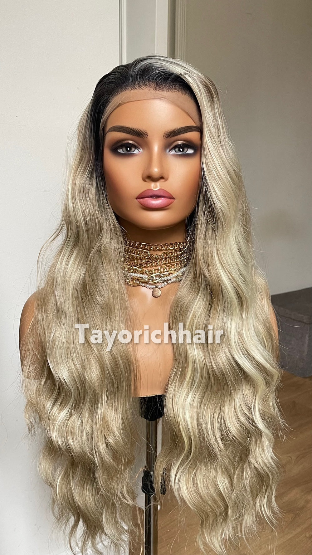 24 Inch Mixed Blonde Wig With Black Roots