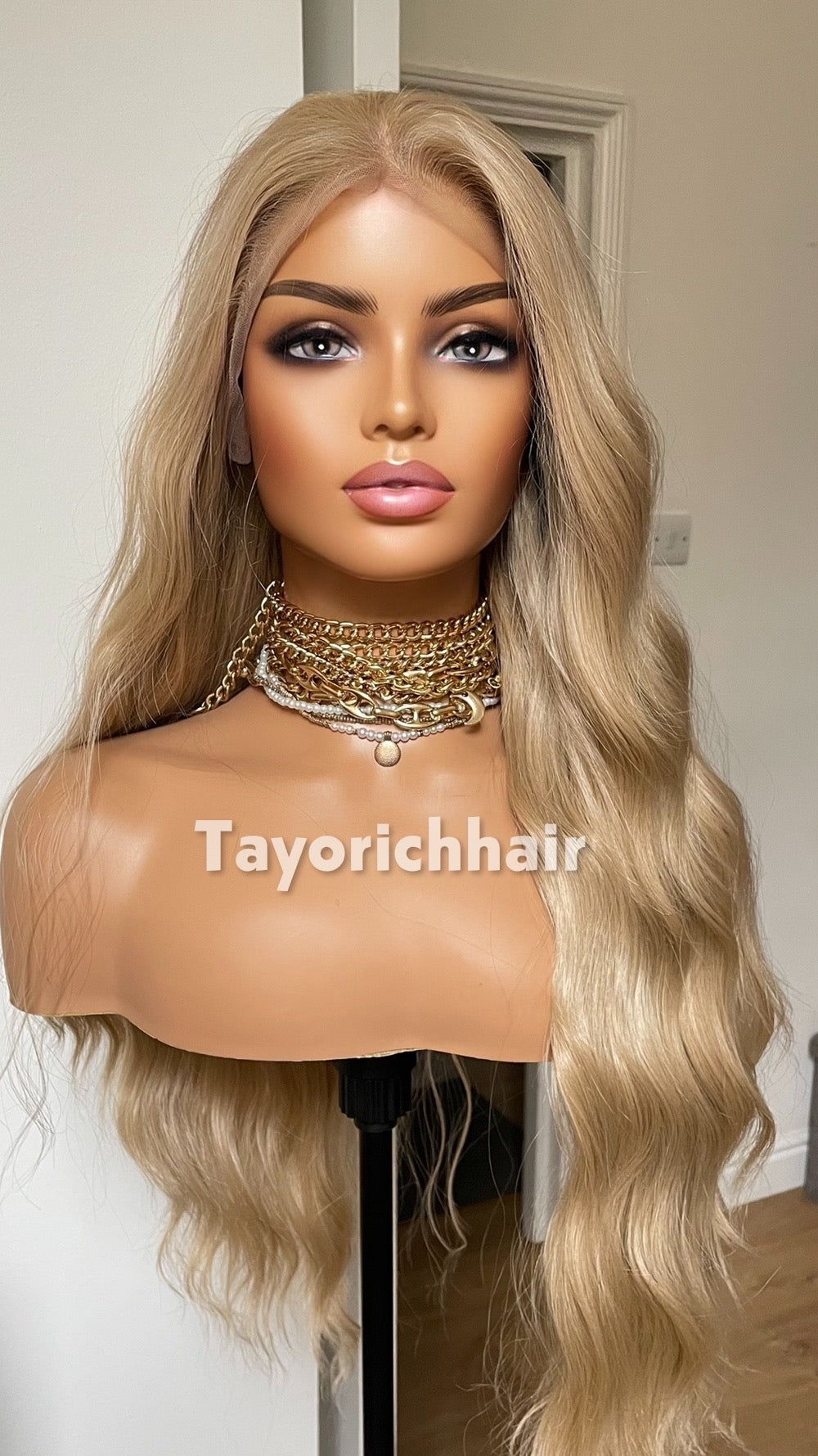 TayoRichHair | 24" Natural Ash Blonde Beach Wavy Lace Front Wig (13x6 Transparent Lace)