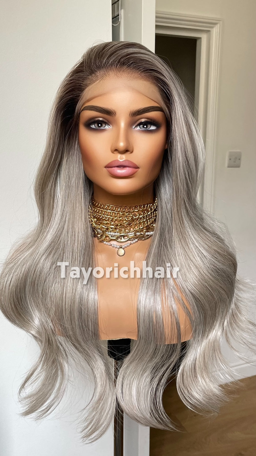 Silver Ash Blonde Wig with Platinum Highlights | 22” Wavy