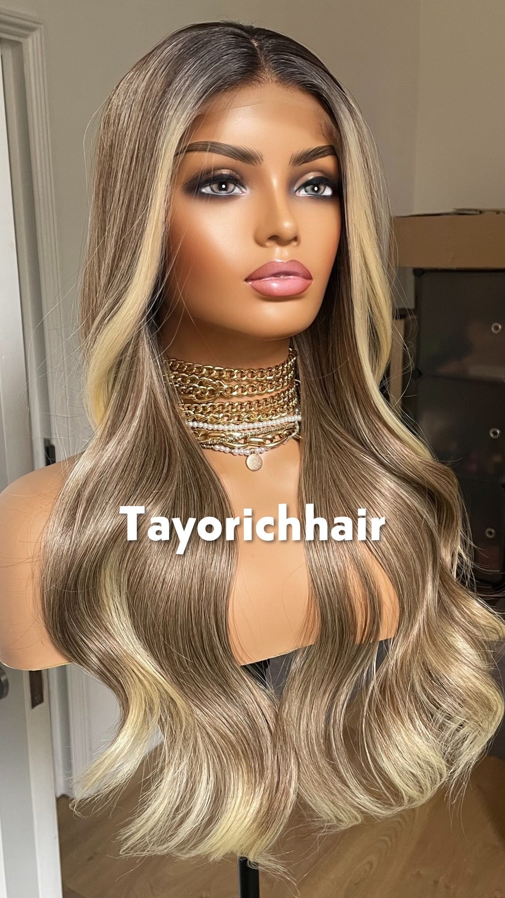 Sunkissed Dark Ash Blonde Hair With Light Blonde Money Piece And Short Black Roots|Wavy Hair Wig With Middle Part|13x4 Transparent Lace Top Wig
