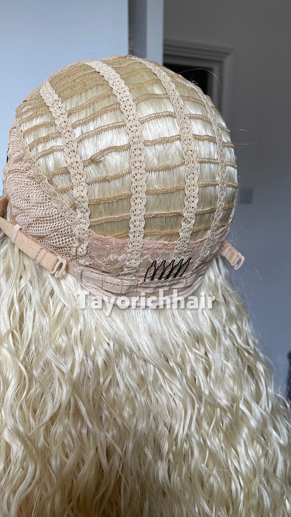 Tayorichhair 22-Inch Platinum Blonde Exotic Curly Synthetic Wig – Dark Roots, 13x3 Transparent Lace Front, Small XS Cap Lightweight Daily Wear Unit