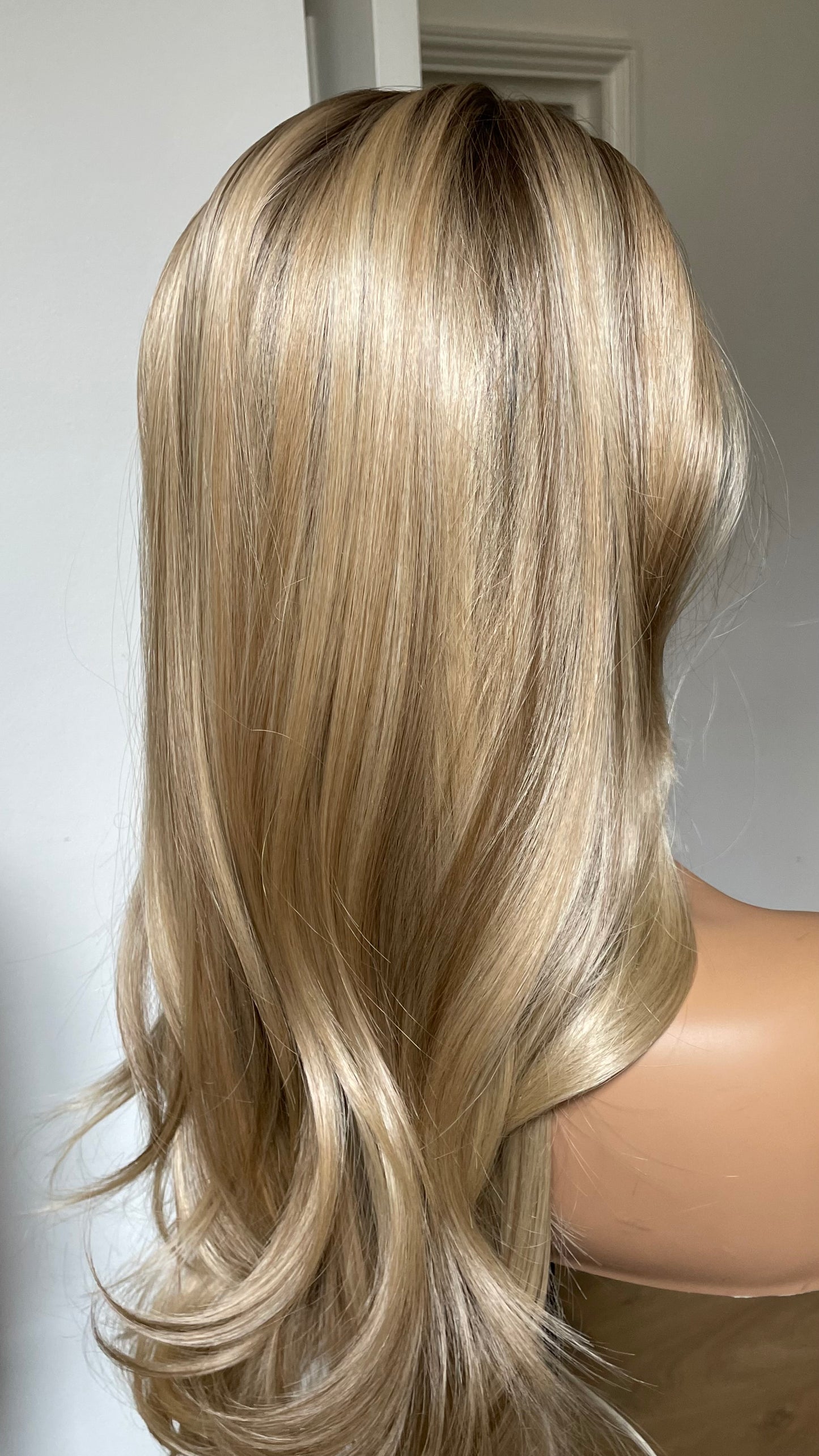 Sun Kissed Honey Blonde Wavy Lace Front Wig - 20" Heat Resistant Synthetic | Suitable for Medical Hair Loss, Alopecia & Fashion