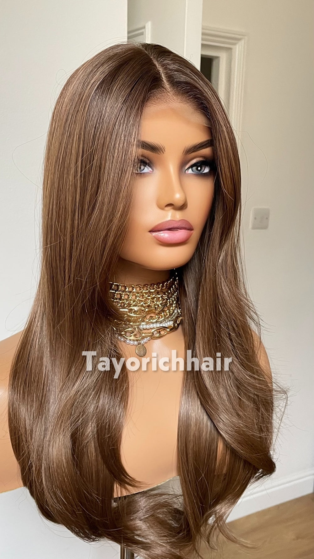 Tayorichhair Elegant 18" Wavy Glueless Synthetic Wig – Rich Brown with Subtle Dark Roots (13x4 Transparent Lace)