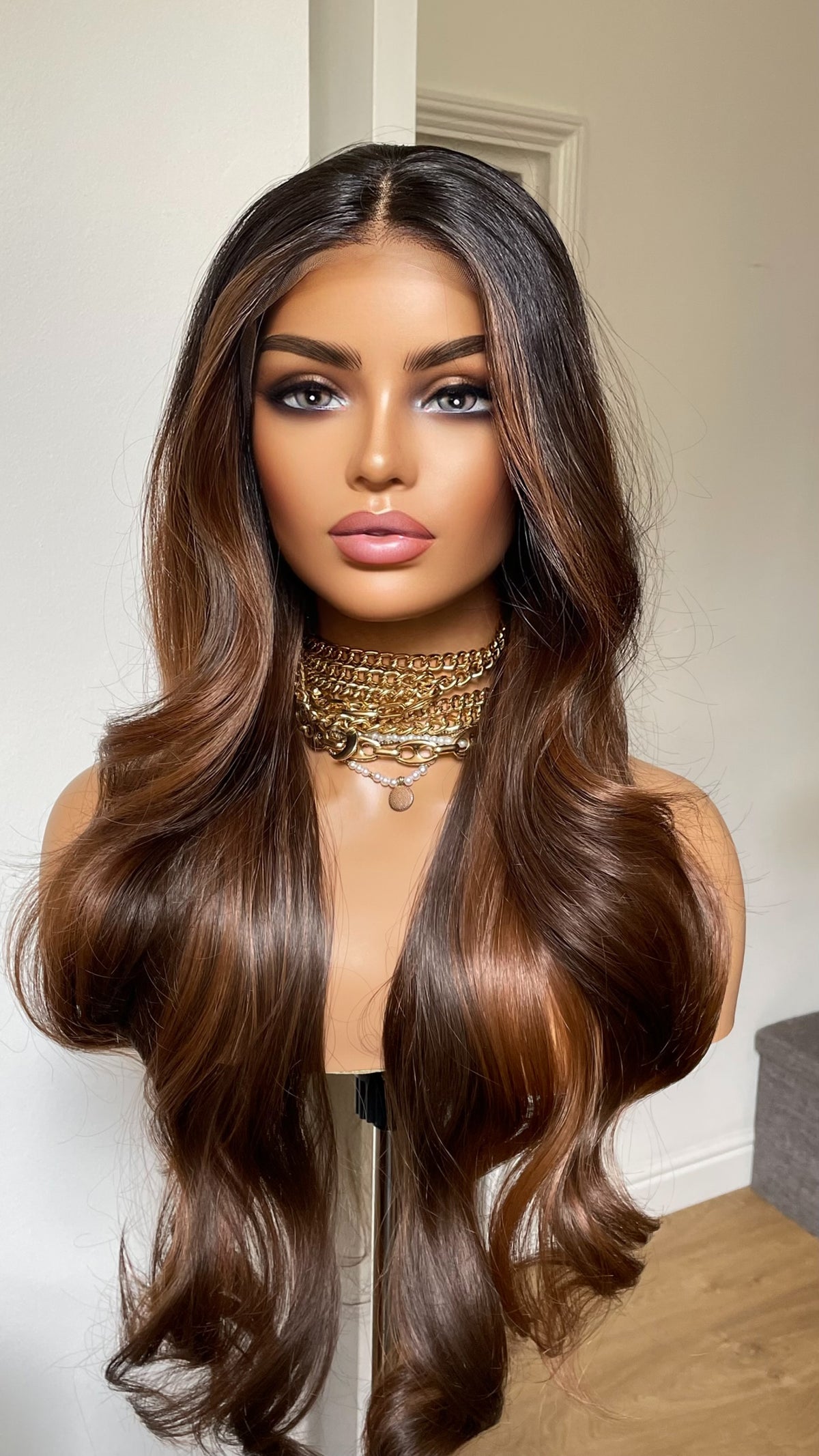 Tayorichhair 26-Inch Mahogany Brown & Black Bouncy Wavy Synthetic Wig – Black Roots, 13x4 Transparent Lace Front, Medium Cap Daily Wear Unit