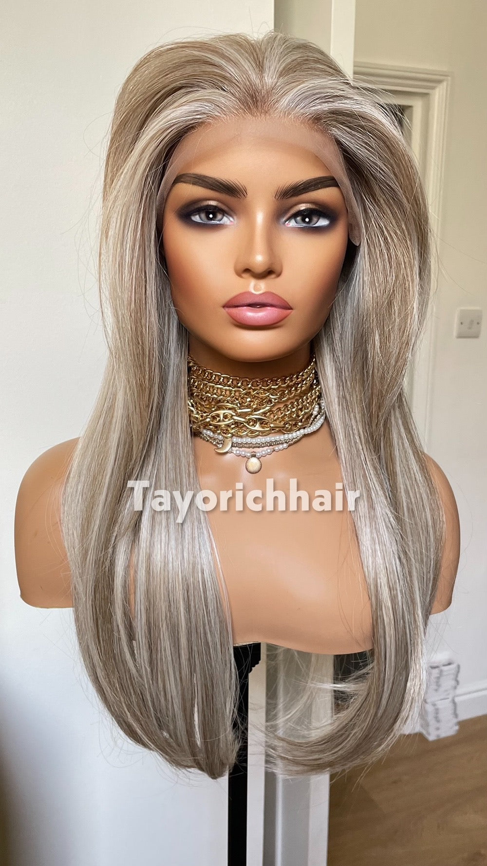 18 Inch Straight Wig