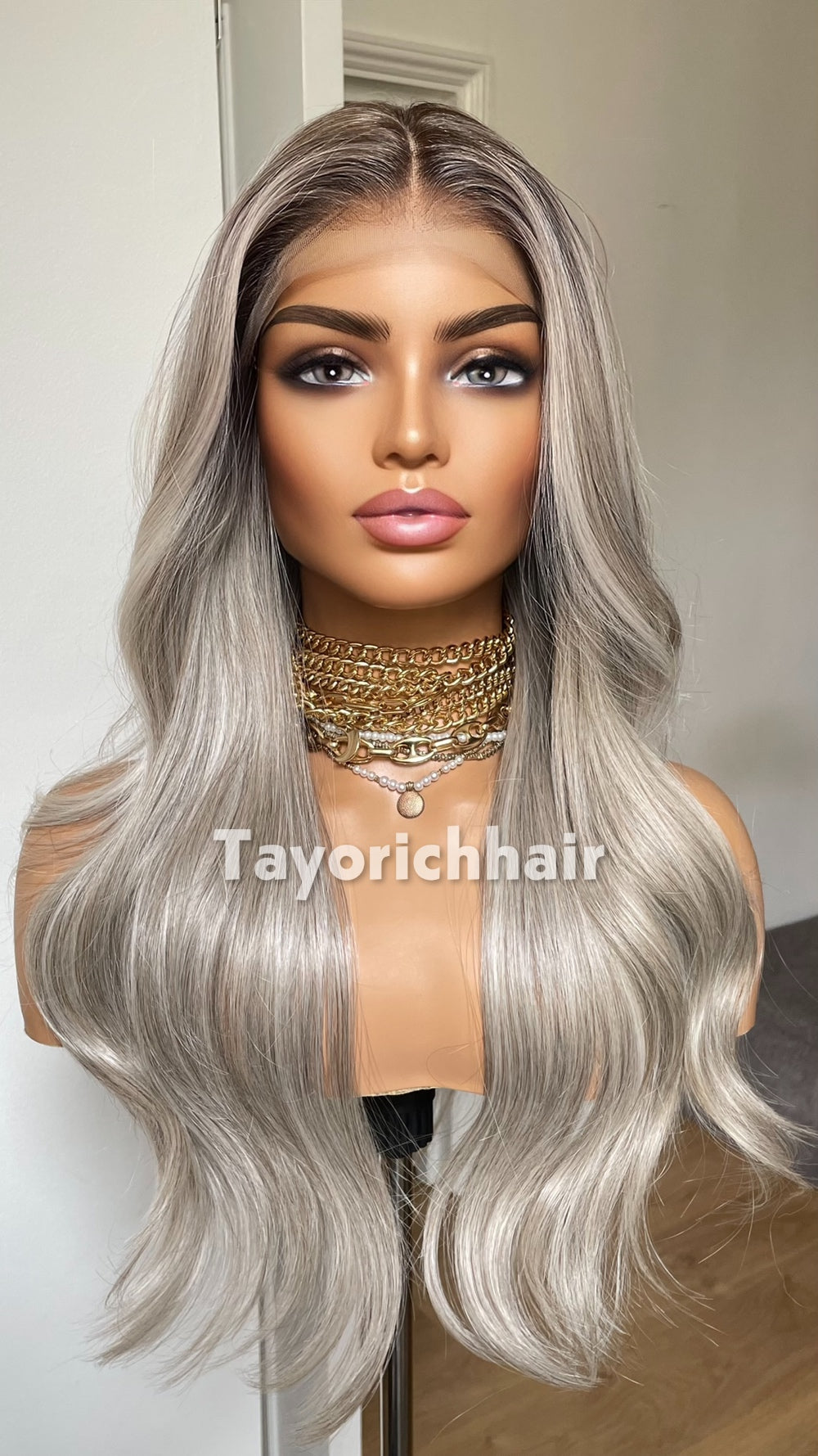 Silver Ash Blonde Wig with Platinum Highlights | 22” Wavy