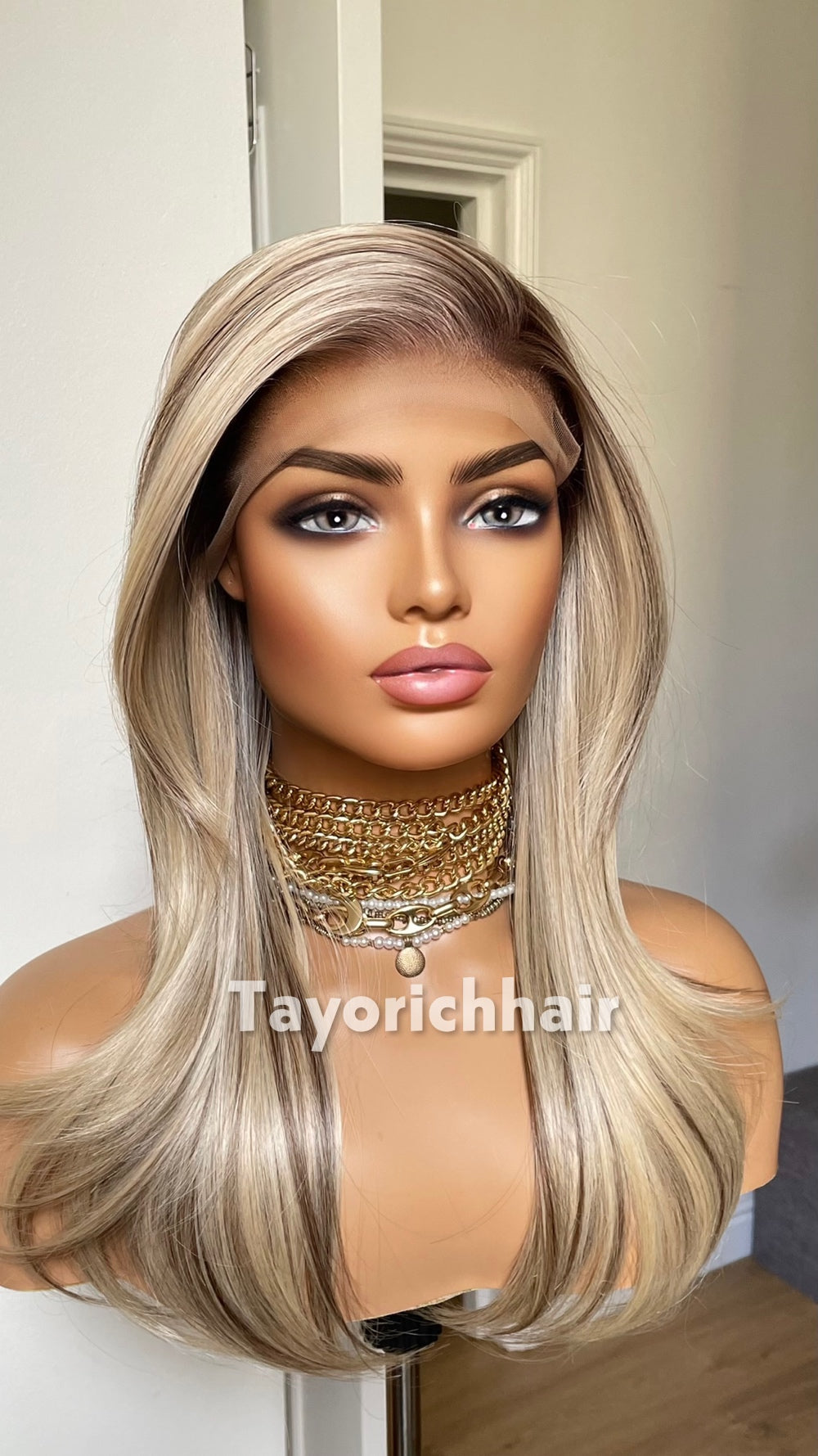 Blonde Wig With Lowlights| Dark Roots| 16 Inch