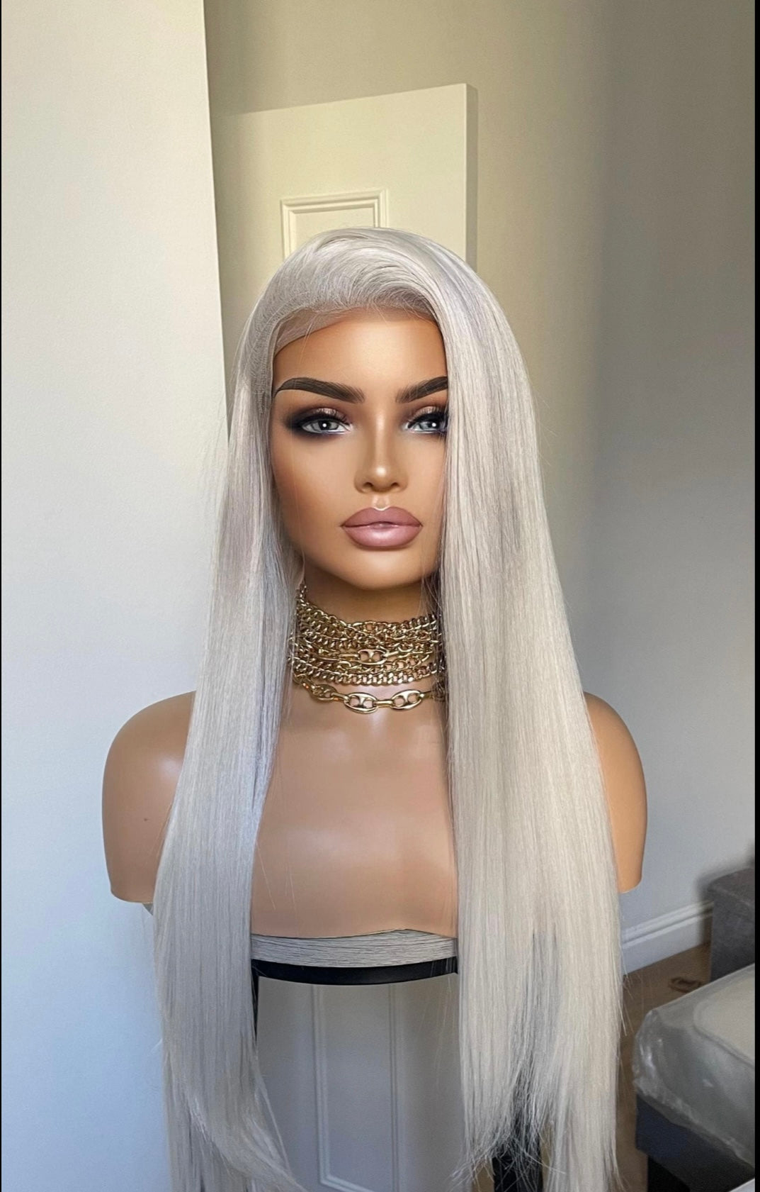 Ice Blonde Platinum Blonde Straight Synthetic Lace Wig/ Lace Front heat Resistant Luxury Synthetic Wig /13x4 Ash White Free Part Wigs