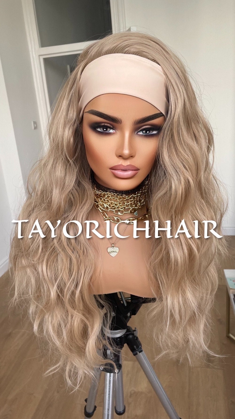 Ponytail Gym Wig With Band / Exercise Wig/ Workout Ash Blonde Wig With Head Band/Heat Safe Synthetic Curly Wig For Running And Daily Workout