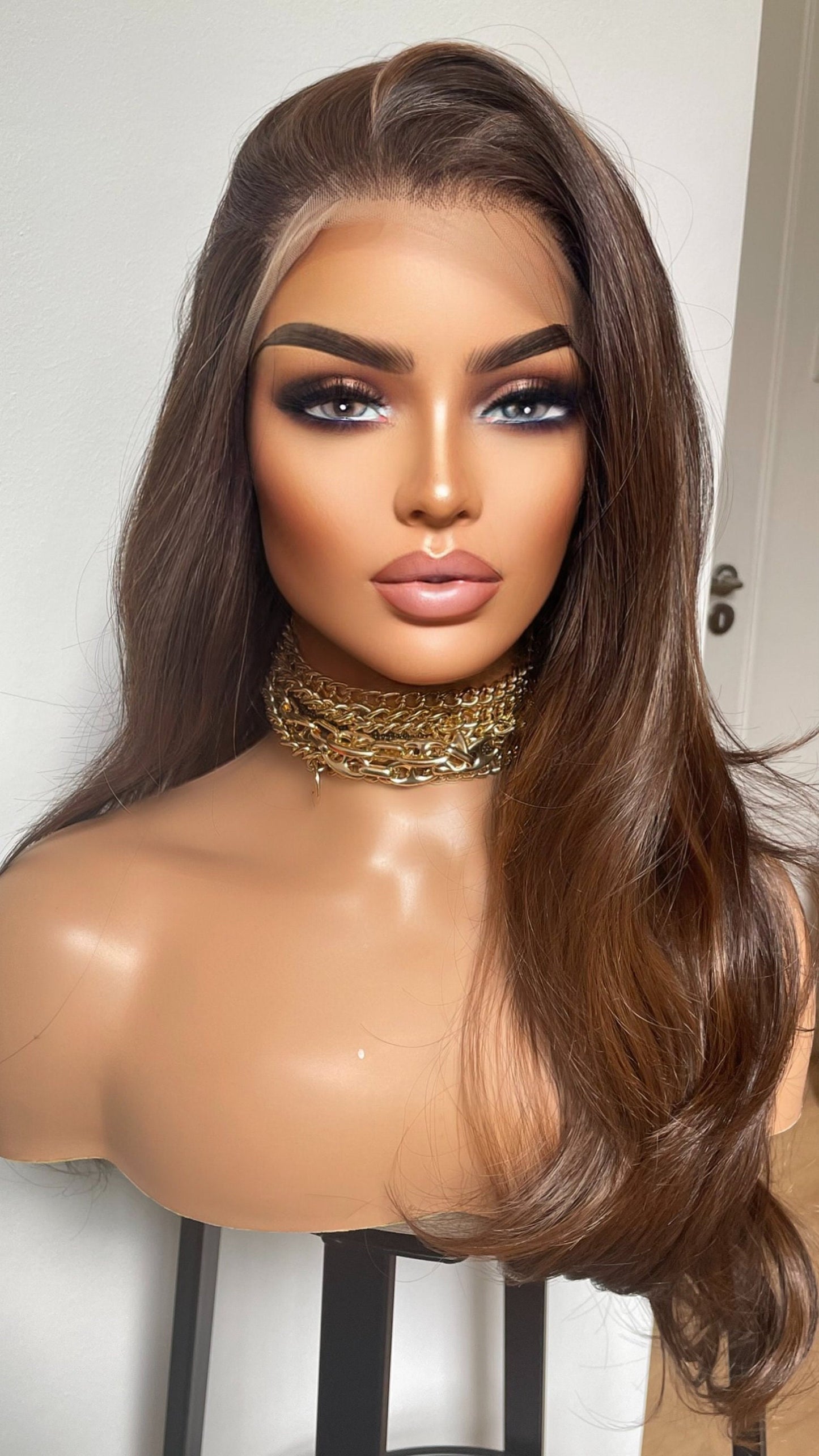 Brunette Brown Lace Wig With Highlights/Dark Brown Elegant Short Wavy Wig/Heat Friendly Synthetic Luxury Wigs For Women/ Free Part Wig